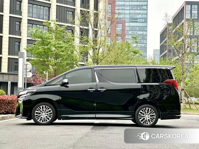 Toyota Elfa 2018 Черный из Китая