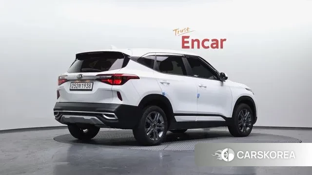 Kia Seltos 2020 Белый из Кореи