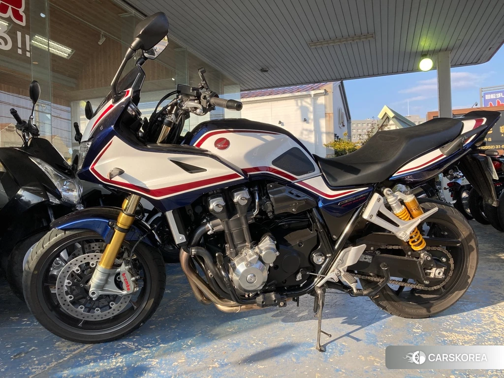 Проданный Honda CB1300SF BOLDOR 2018 из Японии, фото 2