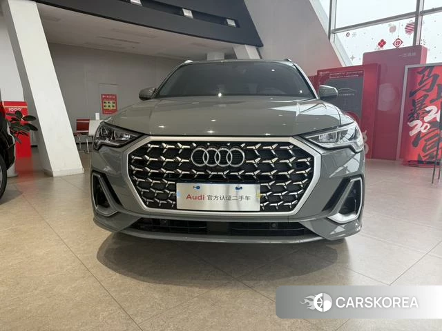 Audi Q3 2024 Темно-серый из Китая