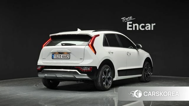 Kia Di Ol Nu Niro 2022 Белый из Кореи