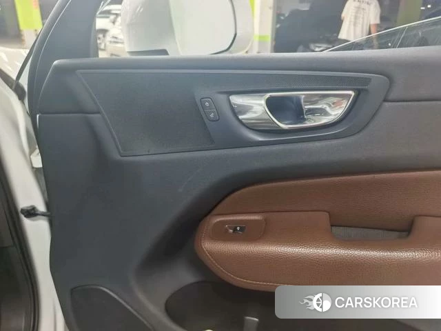 Volvo XC60 2019 Белый из Китая
