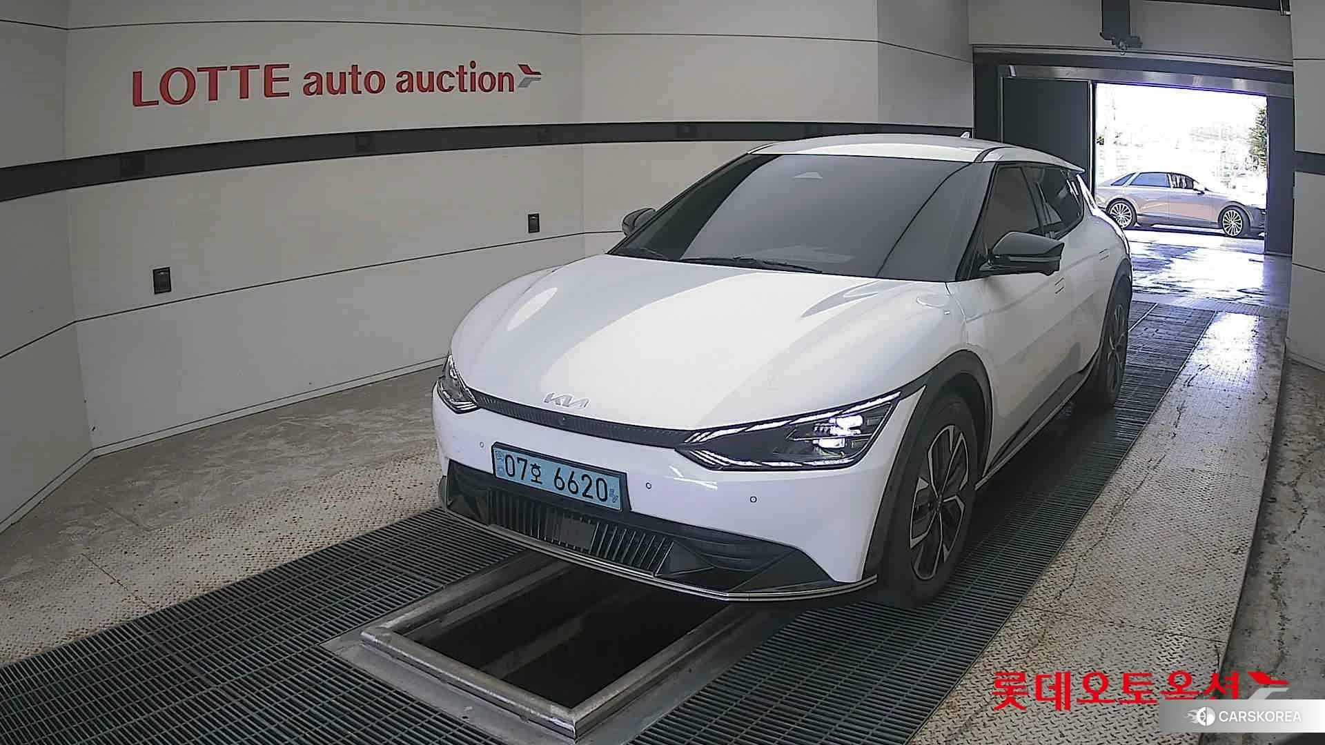 Kia EV6 2022 Snow White Pearl из Кореи