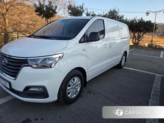 Hyundai The New Grand Starex 2019 Белый из Кореи