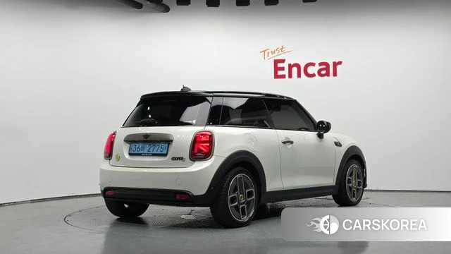 Mini Cooper Electric 2023 Белый из Кореи