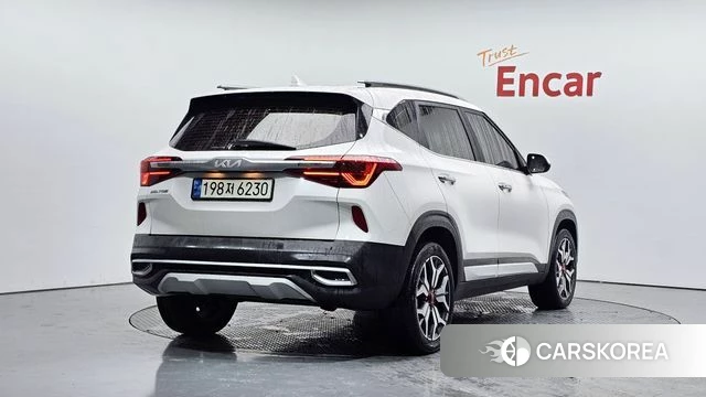Kia Seltos 2021 Белый из Кореи