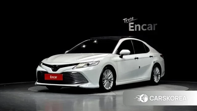 Toyota Camry (XV70) 2019 Белый из Кореи