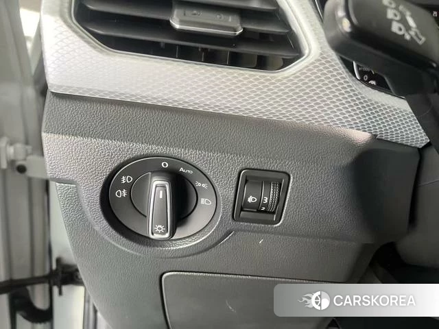 Volkswagen Exploring the shadow 2021 Белый из Китая