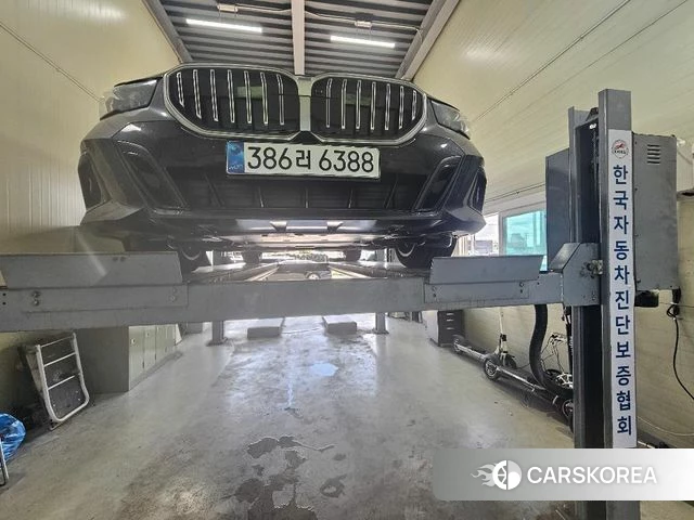 BMW 5 Series (G60) 2026 Серый из Кореи