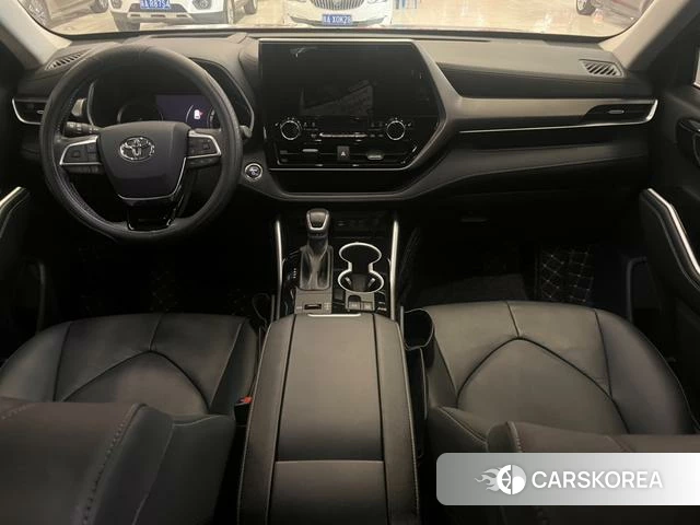 Toyota Highlander 2024 Черный из Китая