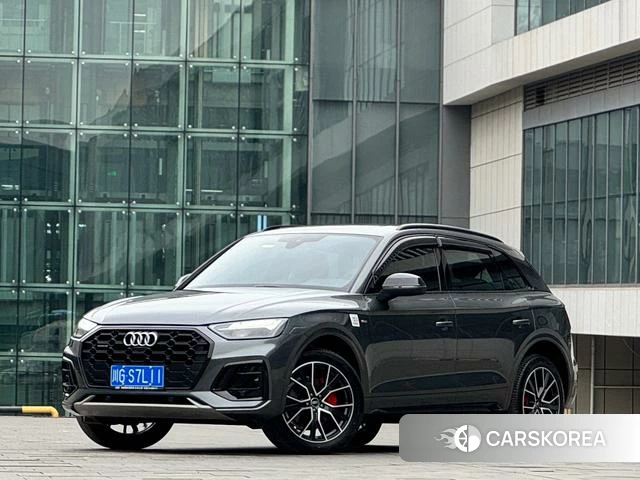Audi Q5L 2023 Темно-серый из Китая