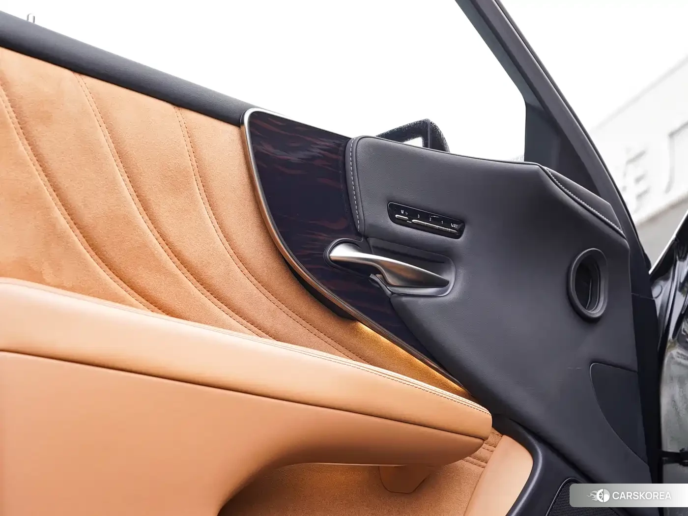 Lexus LS 2022 Черный из Китая