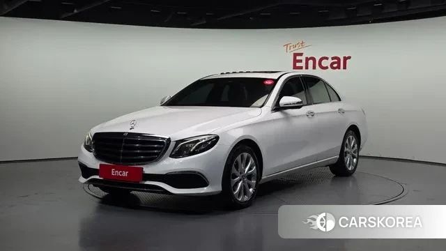 Mercedes-Benz E-Class W213 2019 Белый из Кореи