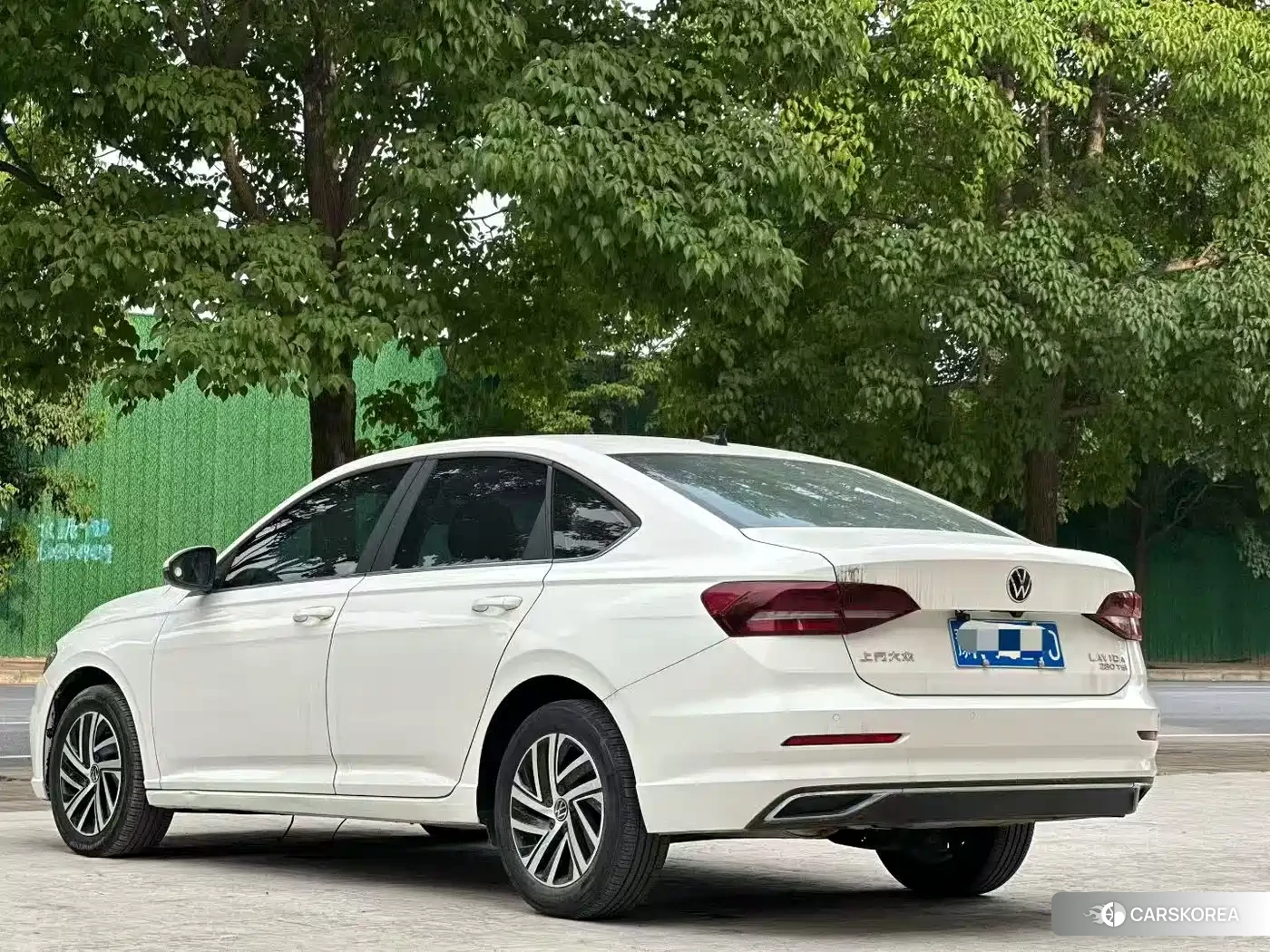 Volkswagen Lavida 2022 Белый из Китая
