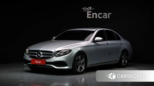 Mercedes-Benz E-Class W213 2018 Серебряный из Кореи