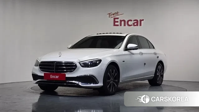 Mercedes-Benz E-Class W213 2021 Белый из Кореи