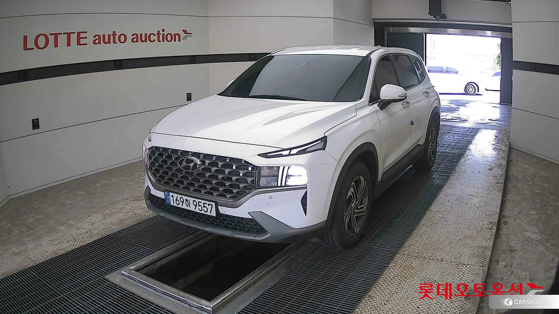 Hyundai Santa Fe 2022 Creamy White Pearl (optional) из Кореи