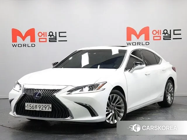 Lexus ES300h 7th generation 2021 Белый из Кореи