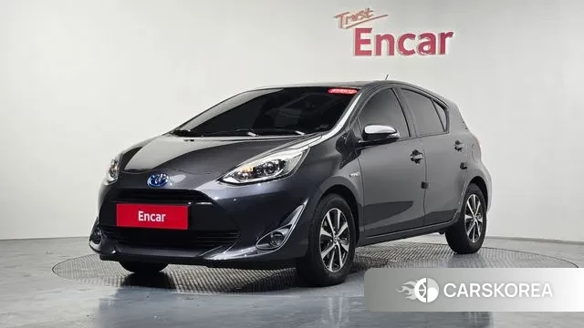 Toyota Prius C 2018 Серый из Кореи