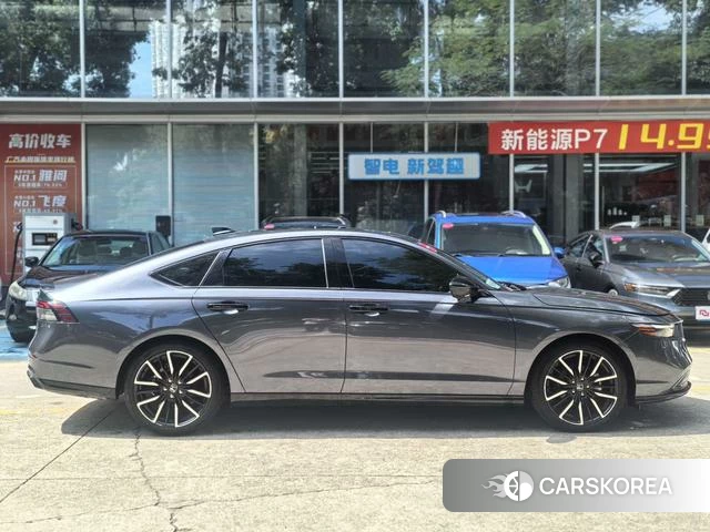 Honda Accord 2023 Серебристо-серый из Китая