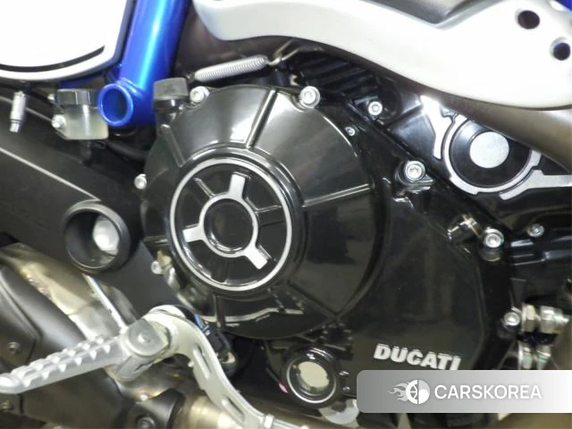 Engine photo