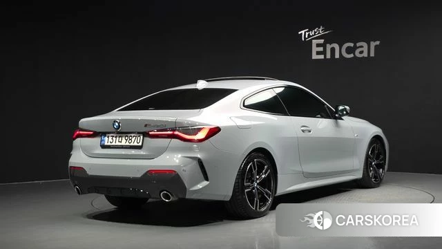 BMW 4 Series (G22) 2023 Светло-серебряный цвет из Кореи