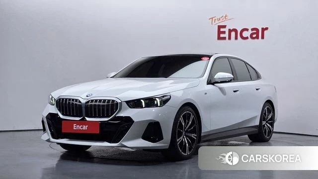 BMW 5 Series (G60) 2023 Белый из Кореи