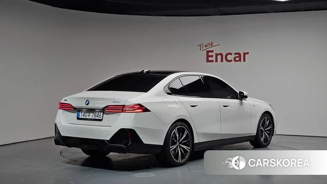 BMW 5 Series (G60) 2025 Белый из Кореи