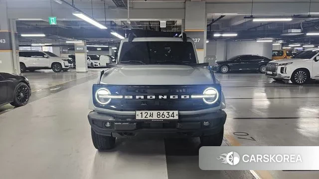 Ford Bronco 6th Generation 2022 Жемчужный цвет из Кореи