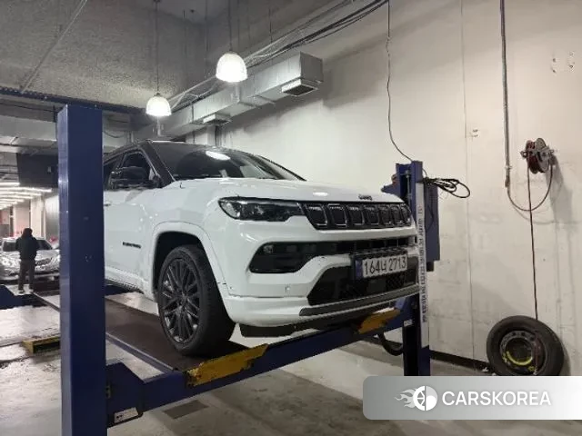 Jeep Compass 2nd Generation 2022 Белый из Кореи