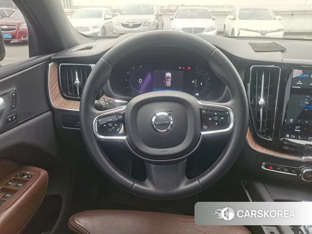 Volvo XC60 2023 Синий из Китая