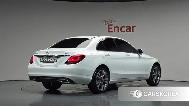 Mercedes-Benz C-Class W205 2020 Белый из Кореи