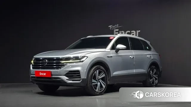 Volkswagen Touareg 3rd generation 2021 Серебряный из Кореи