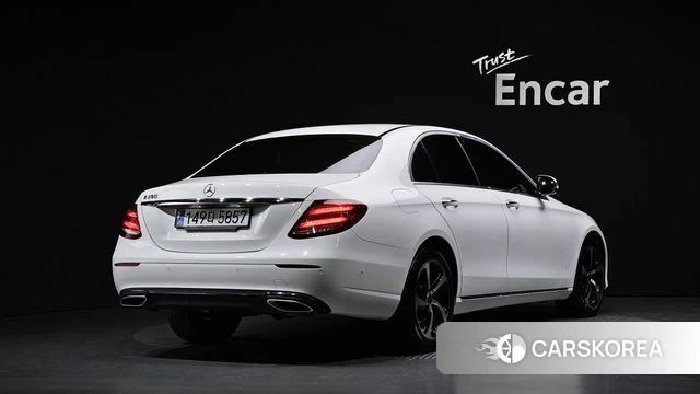 Mercedes-Benz E-Class W213 2020 Белый из Кореи