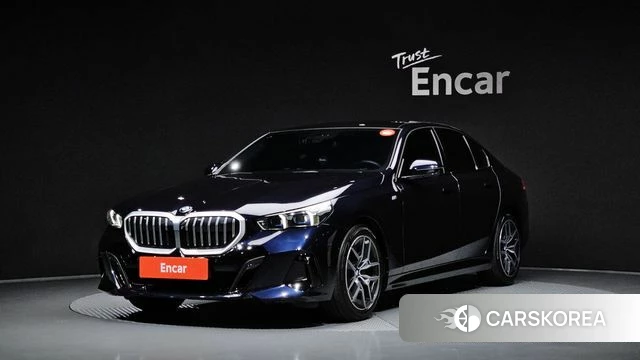 BMW 5 Series (G60) 2023 Черный из Кореи