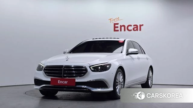 Mercedes-Benz E-Class W213 2021 Белый из Кореи