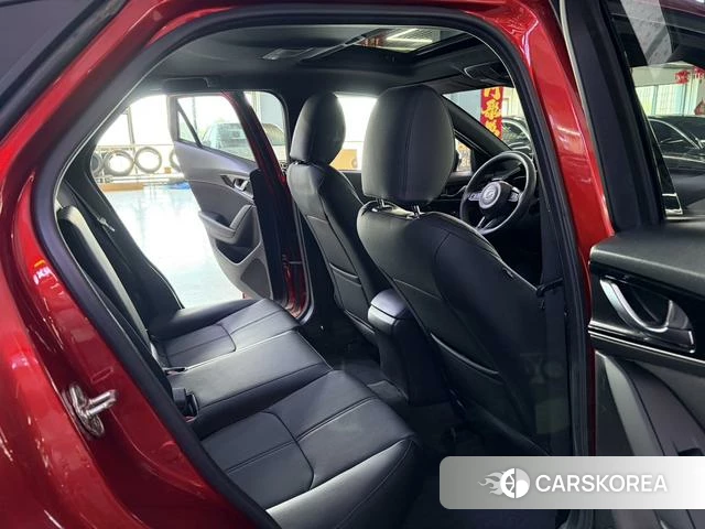 Mazda CX-4 2022 Красный из Китая