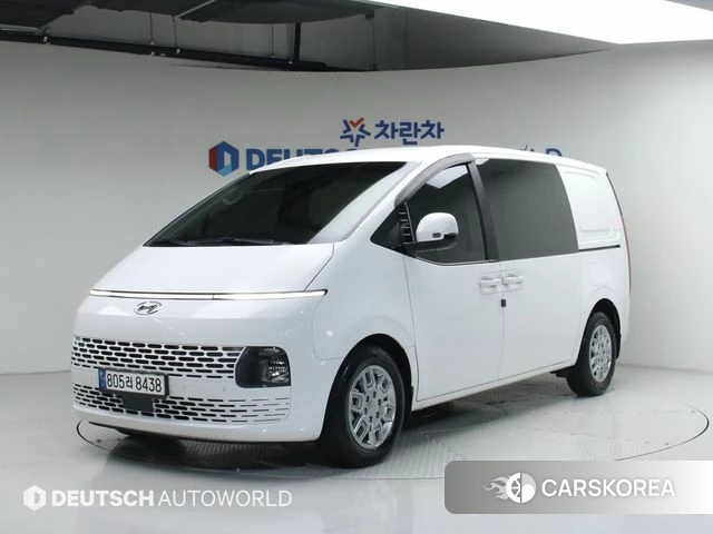 Hyundai Staria 2023 Белый из Кореи