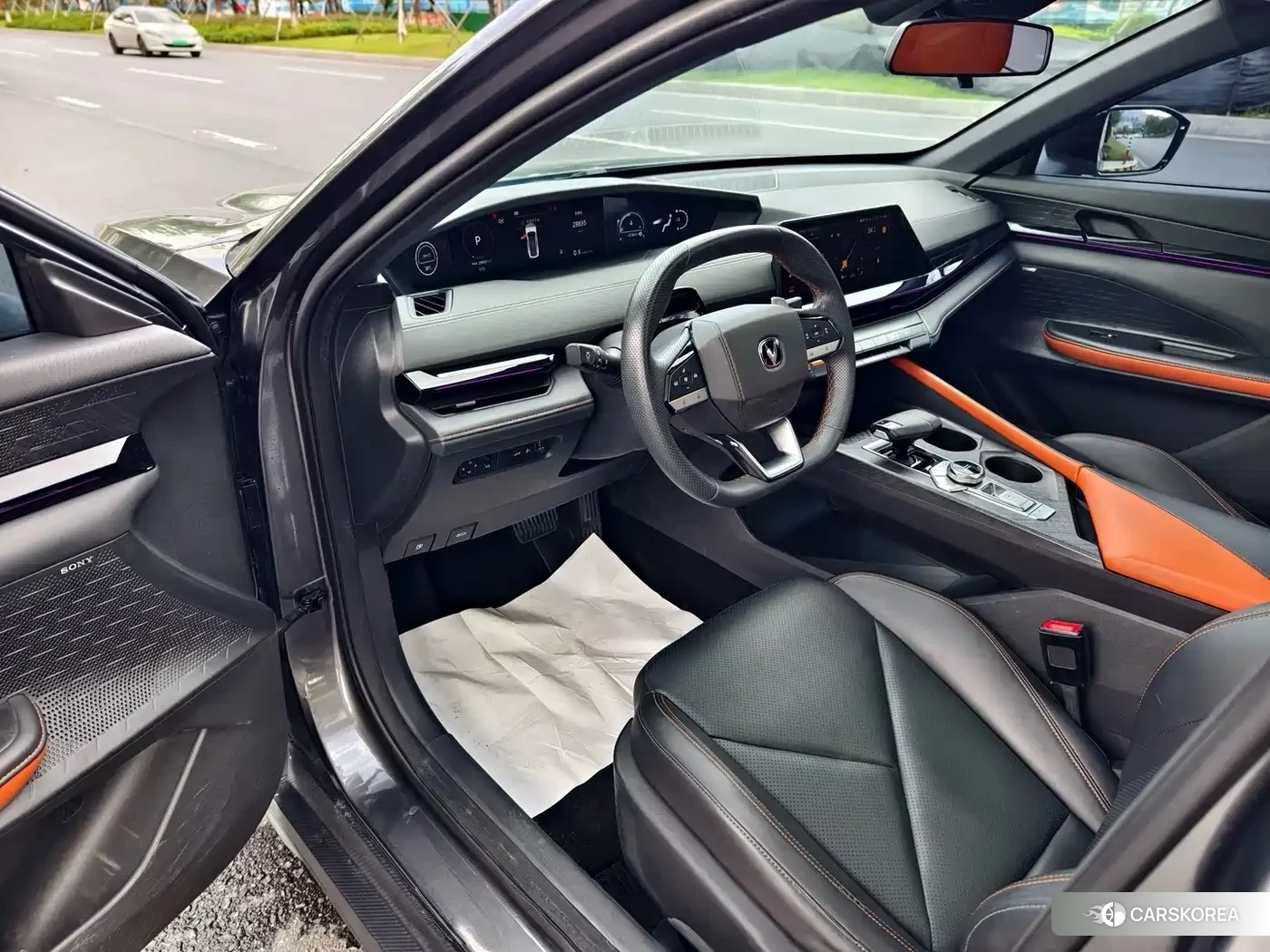 Chang'an Changan UNI-V 2022 Silver/gray из Китая