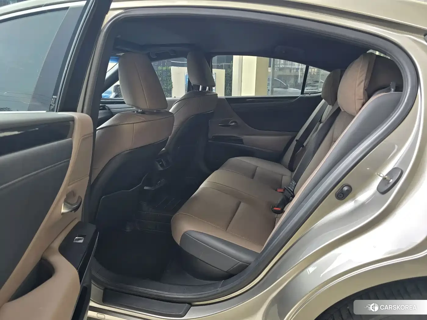 Lexus ES 2024 Silver/gray из Китая