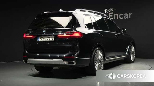 BMW X7 (G07) 2021 Черный из Кореи