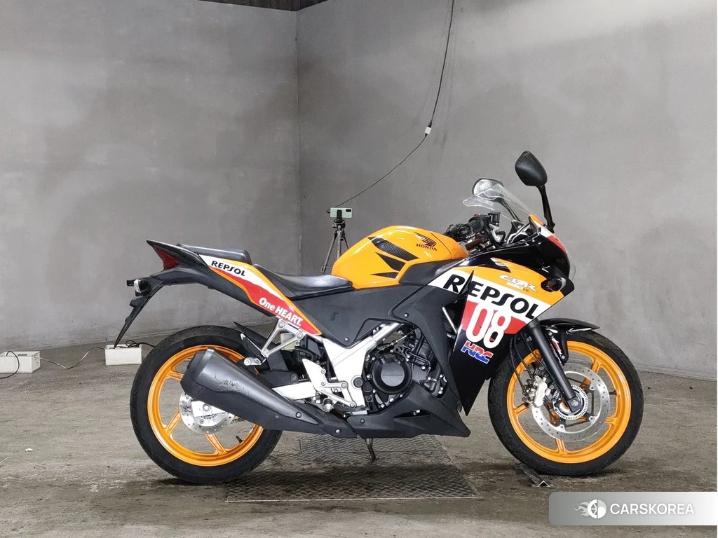 Проданный Honda CBR250R 2013 из Японии