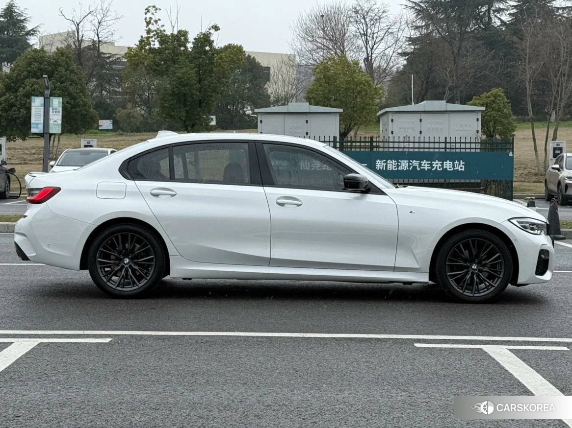 BMW 3 series 2022 Белый из Китая