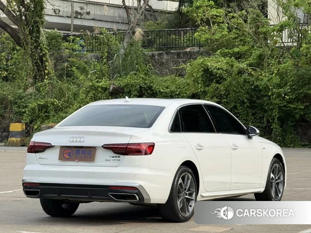 Audi A4L 2022 Белый из Китая