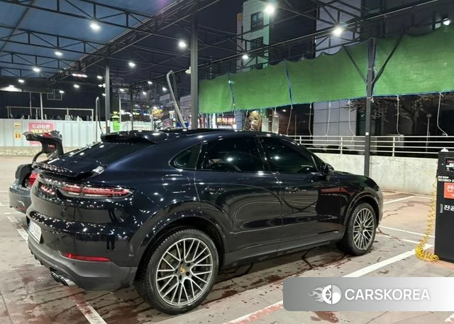 Porsche Cayenne (PO536) 2020 Черный из Кореи