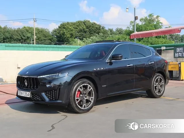 Maserati Levante 2020 Черный из Кореи