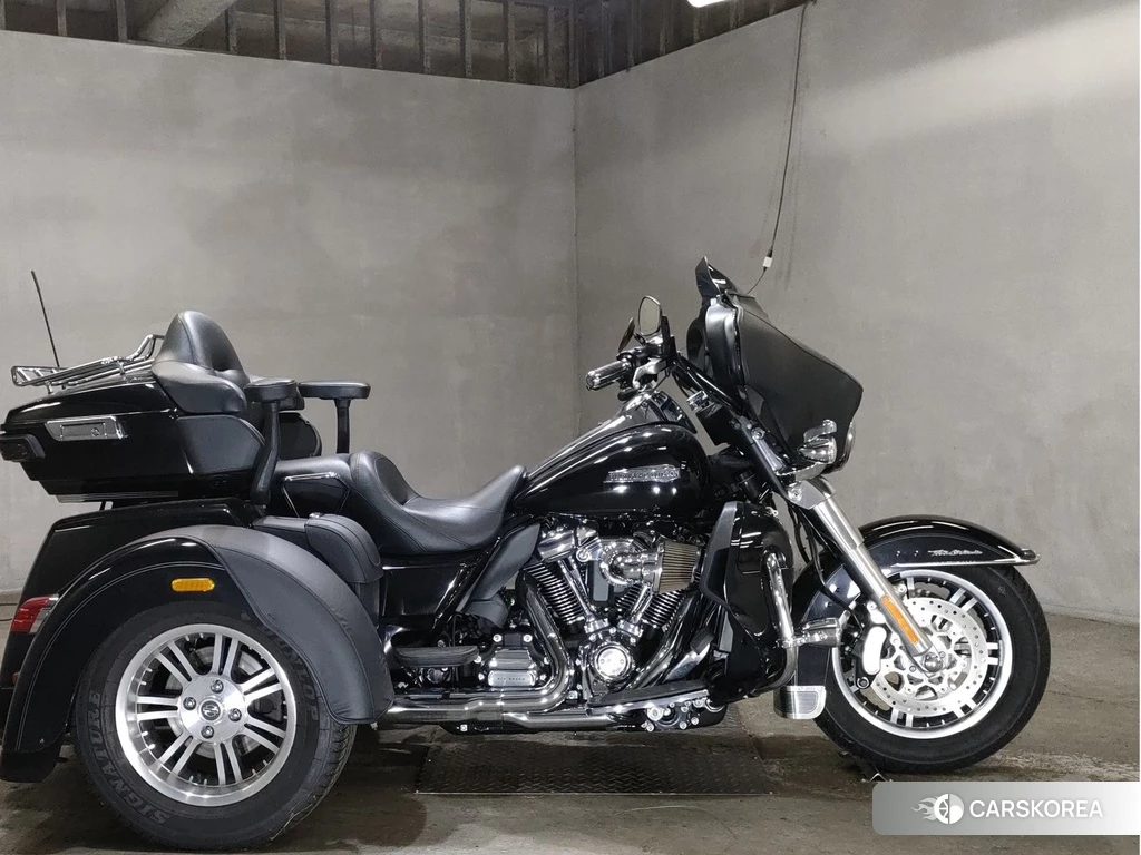 Проданный Harley-Davidson Electra Glide FLHTCUTG1750 2018 из Японии, фото 2
