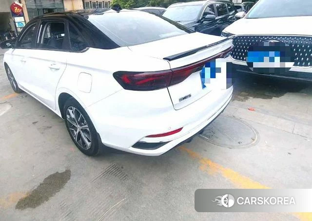 Geely Automobile Emgrand 2023 Белый из Китая