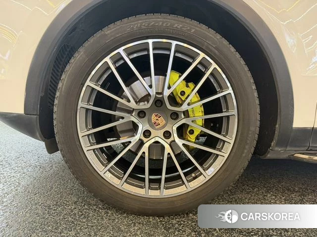 Porsche Cayenne E-Hybrid 2019 Белый из Китая