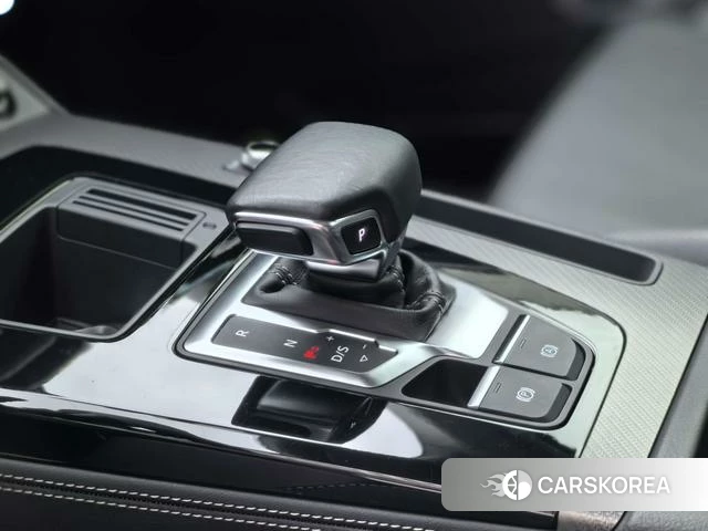 Audi Q5L 2022 Белый из Китая